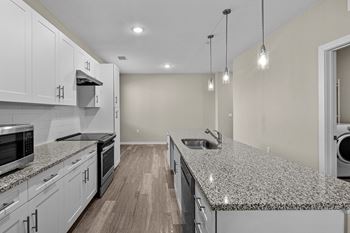 Alton jefferson park luxury apartments in denver, colorado kitchen with granite countertops